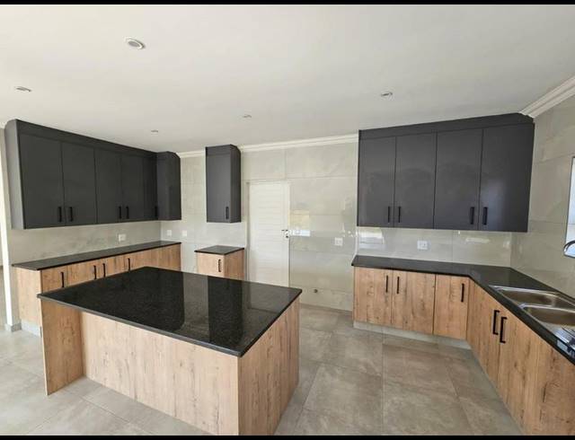 3 BEDROOM HOUSE FOR SALE IN RIVERSPRAY LIFESTYLE ESTATE